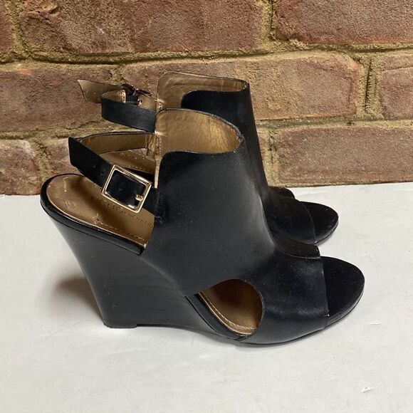 BCBG Generation Black Leather Open Toe Wedge Size 6.5 - Picture 2 of 9